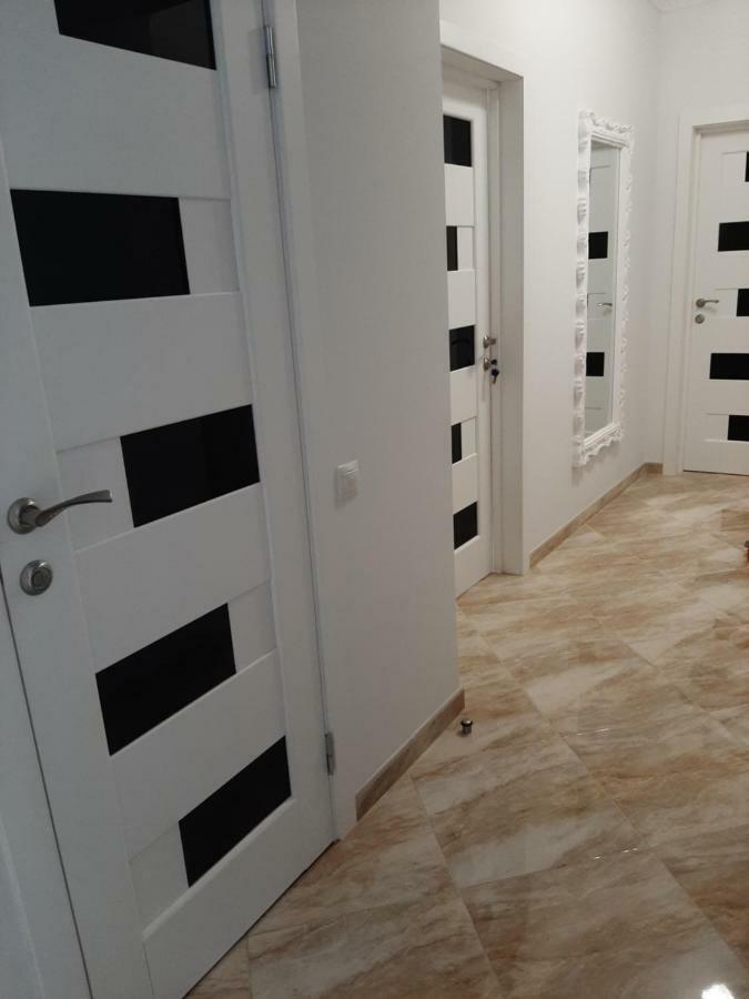 Apartment In Serbska リヴィウ エクステリア 写真